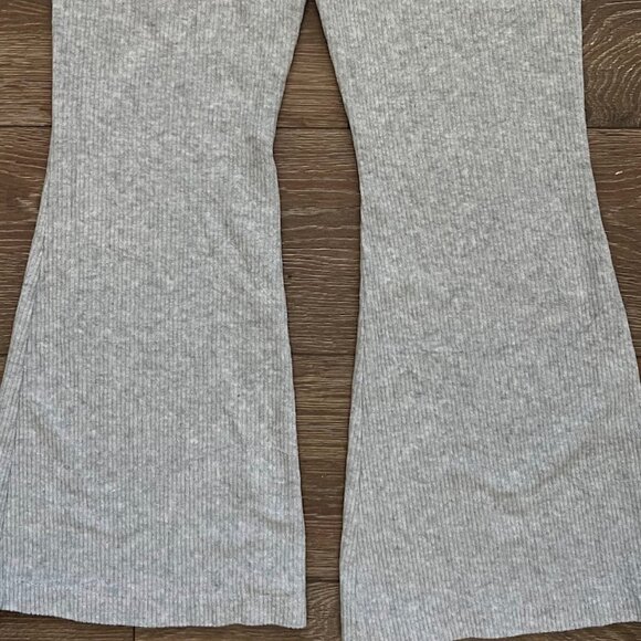 Aerie Gray Ribbed Velour Flare Lounge High Waisted Pants Size Small Regular - Picture 9 of 14